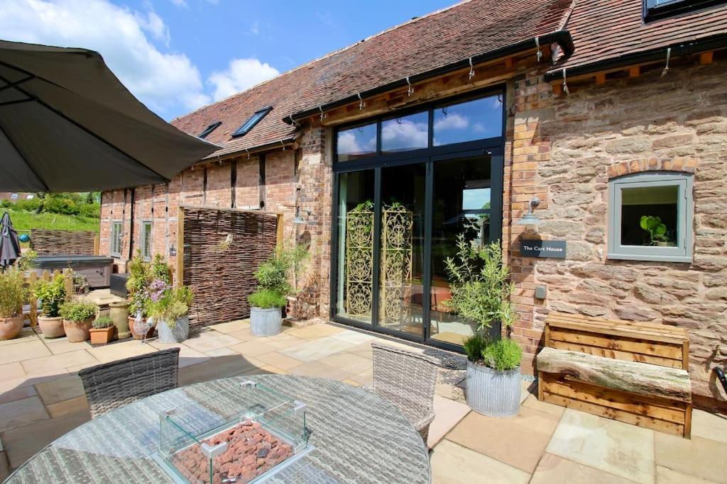 The Cart House - Beautiful Contemporary Barn - Hot Tub Apartment Bridgnorth Exterior photo